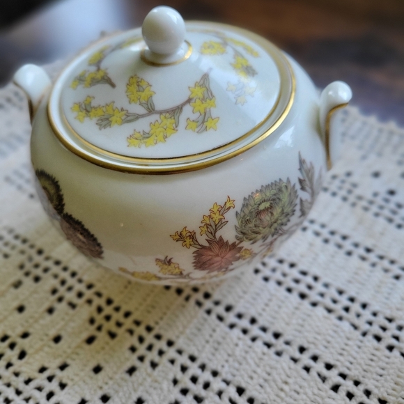 Wedgwood Lichfield England Bone China Covered Sugar & Creamer - Picture 5 of 10